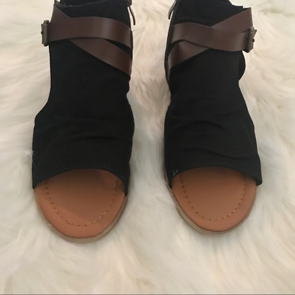 Gladiator Sandal - Picture 4 of 8